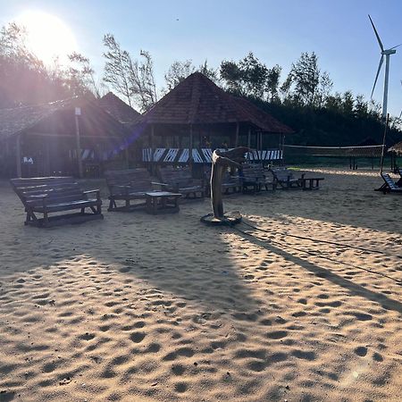 Omeesha Beach Hotel Калпития Екстериор снимка