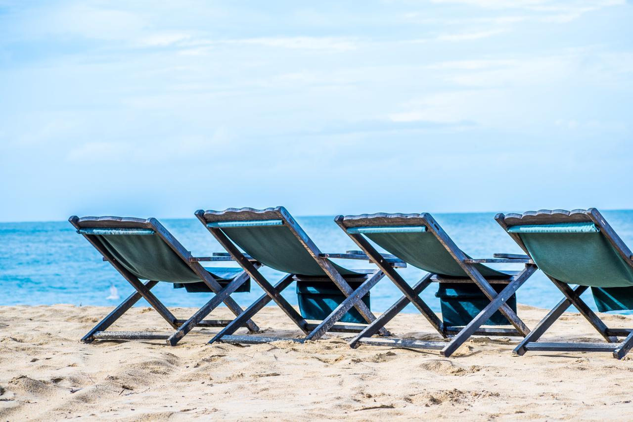Omeesha Beach Hotel Калпития Екстериор снимка