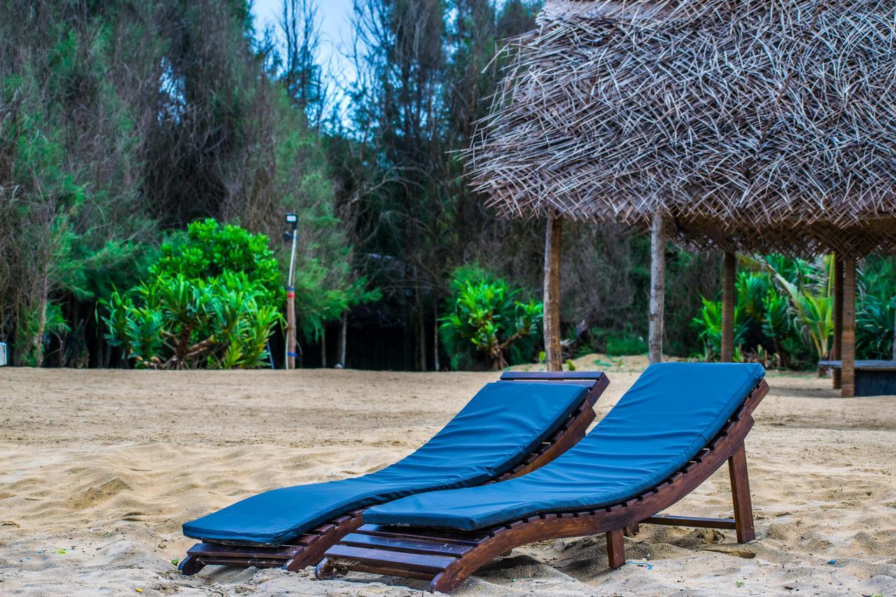 Omeesha Beach Hotel Калпития Екстериор снимка