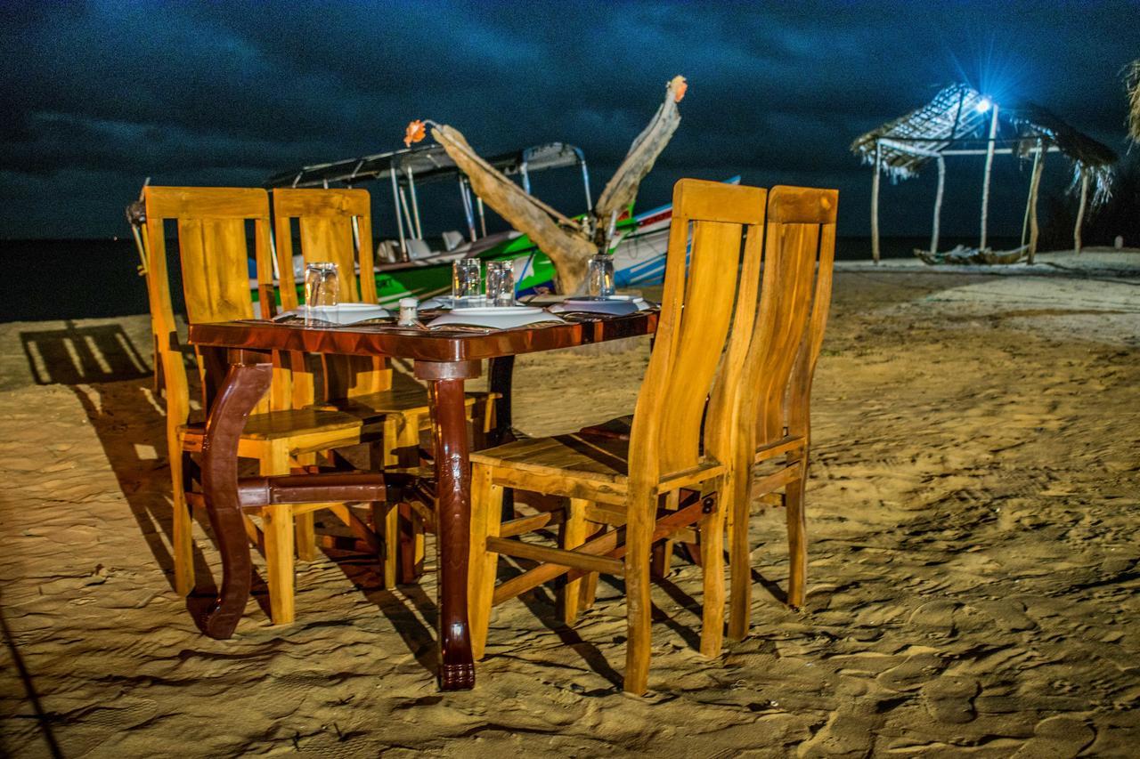 Omeesha Beach Hotel Калпития Екстериор снимка