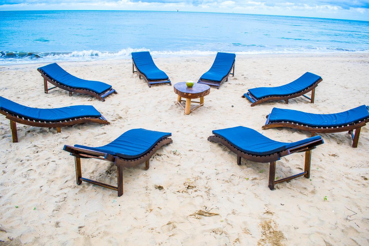 Omeesha Beach Hotel Калпития Екстериор снимка