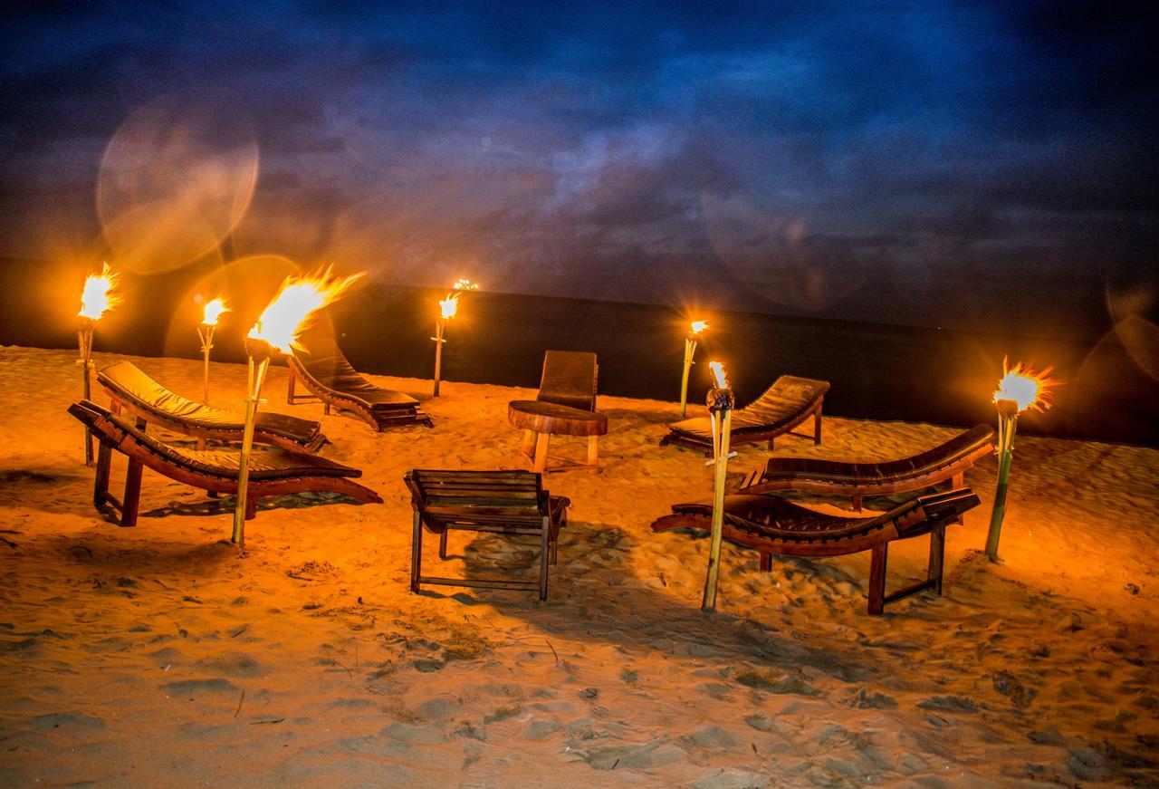 Omeesha Beach Hotel Калпития Екстериор снимка