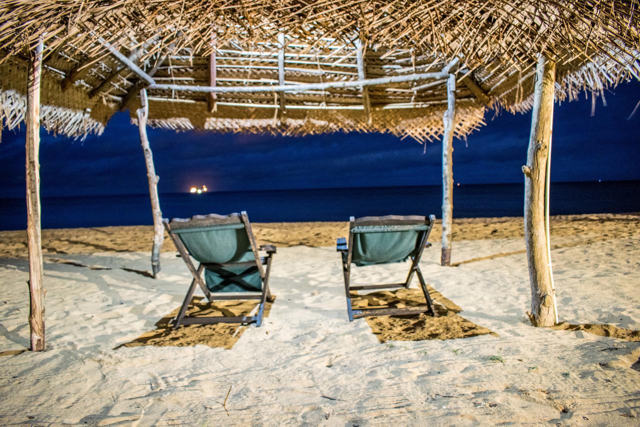 Omeesha Beach Hotel Калпития Екстериор снимка
