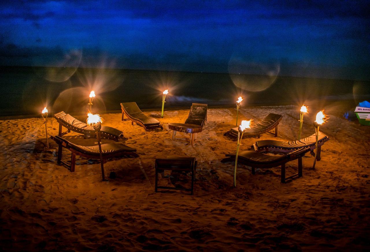 Omeesha Beach Hotel Калпития Екстериор снимка