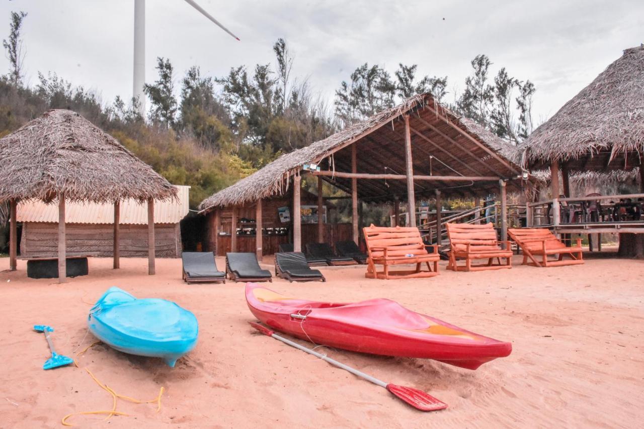Omeesha Beach Hotel Калпития Екстериор снимка