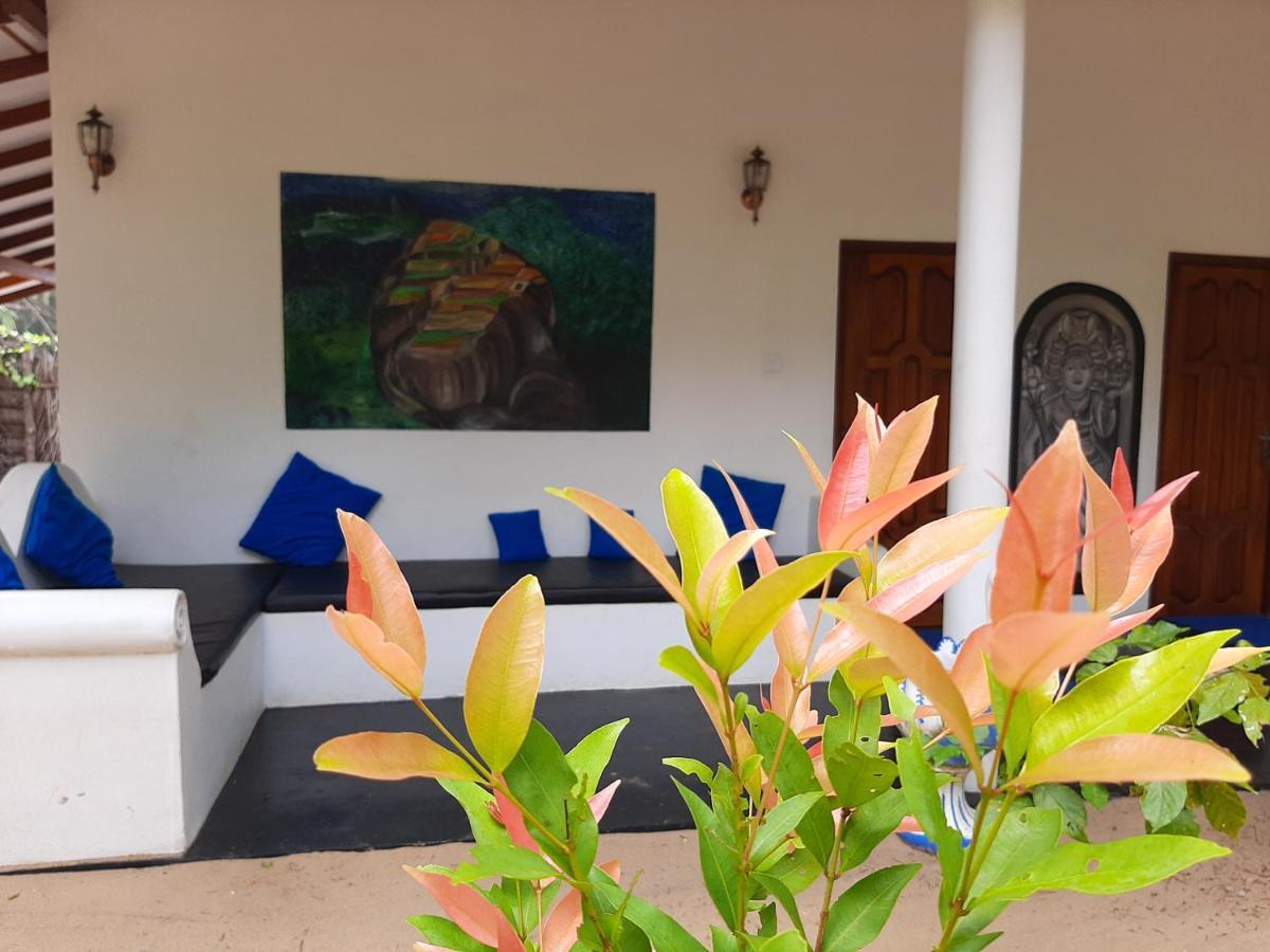 Omeesha Beach Hotel Калпития Екстериор снимка